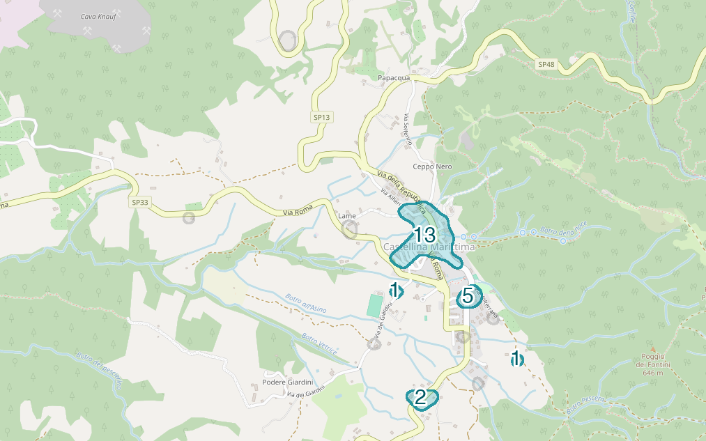 Mappa delle compravendite a Castellina Marittima, raggruppate in aree disegnate attorno alle vendite, con il conteggio di ogni area